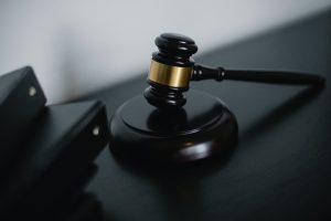 Criminal lawyer testify